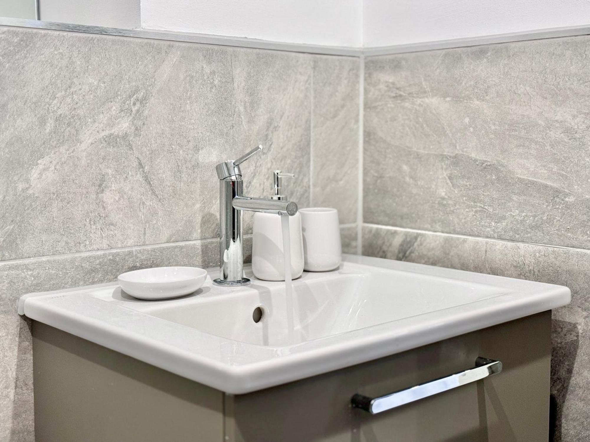 Apartment 43 Citygate With Free Onsite Gym Йорк Экстерьер фото